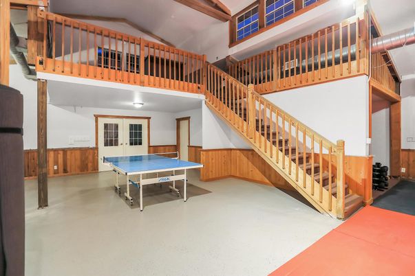 Game Room, Interior