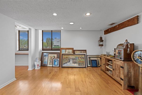 Interior, Recessed Lighting, Wood Texture Flooring