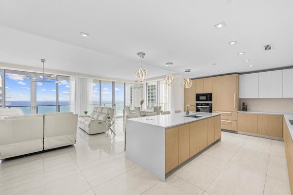 Dining room, Interior, Kitchen, Living room, Pendant Lights, Recessed Lighting, Stainless Steel Appliances, Water