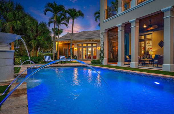 Exterior, Pool