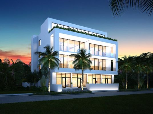 Exterior, Facade, Modern