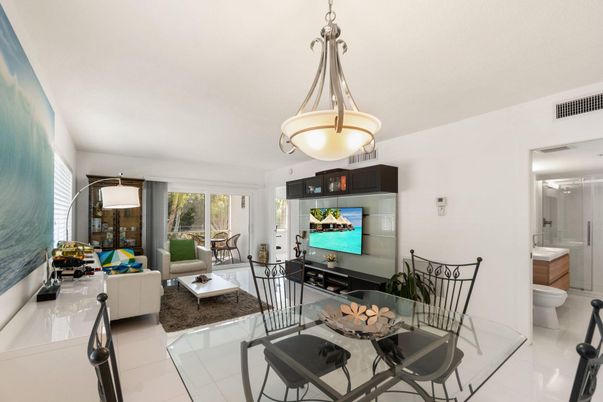 Bathroom, Dining room, Interior, Living room, Pendant Lights
