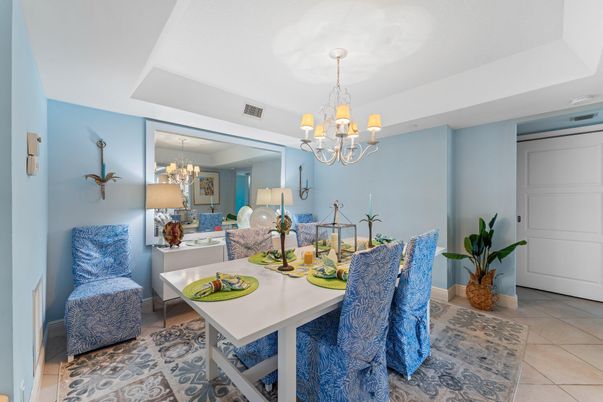 Chandelier, Dining room, Interior