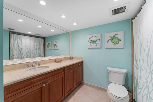 Bathroom, Interior, Recessed Lighting