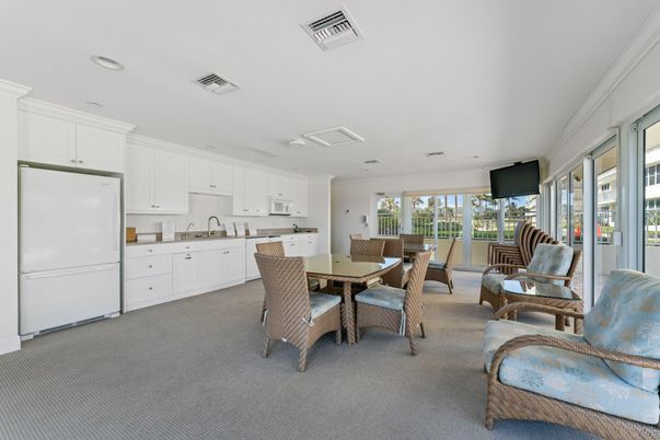 Dining room, Interior, Kitchen, Recessed Lighting