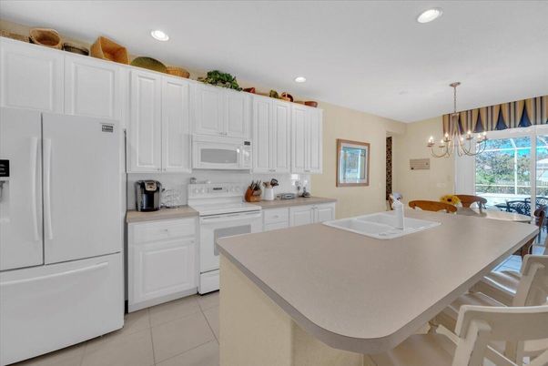 Chandelier, Dining room, Interior, Kitchen, Recessed Lighting