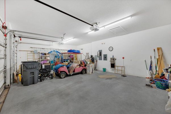 Garage, Interior