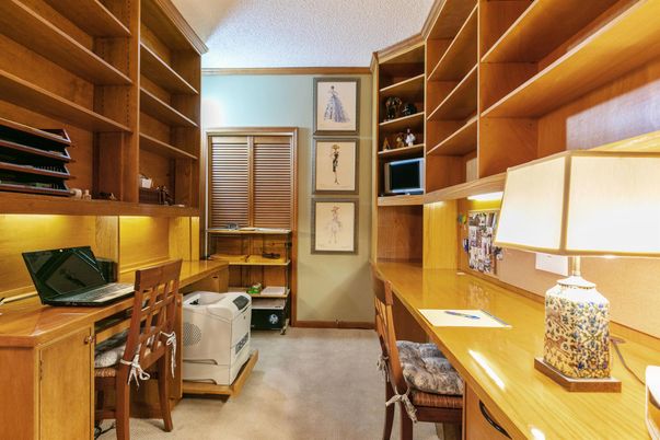 Home Office, Interior
