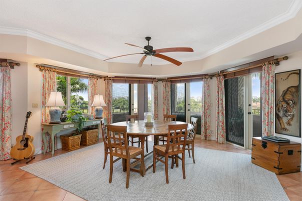 Dining room, Interior