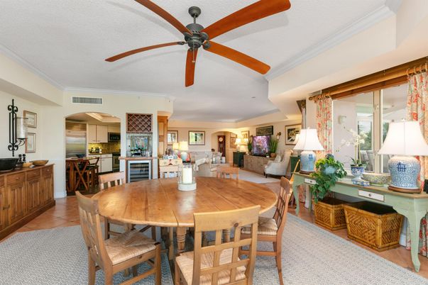 Dining room, Interior, Kitchen, Living room, Stainless Steel Appliances