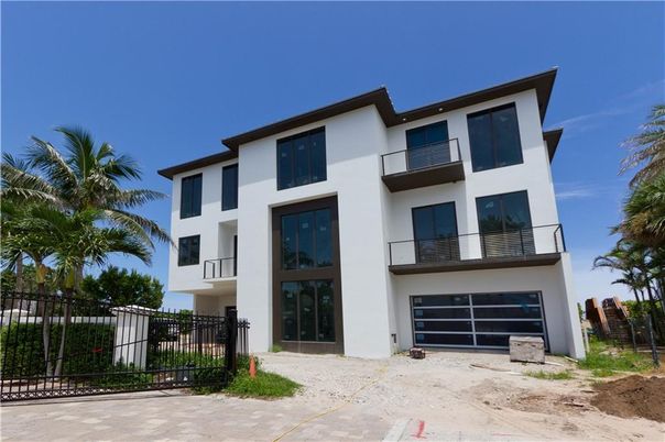 Attached, Exterior, Facade, Modern