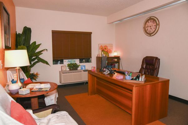 Home Office, Interior