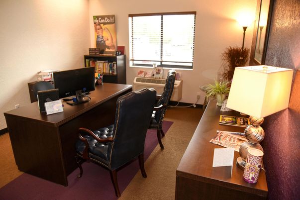 Home Office, Interior