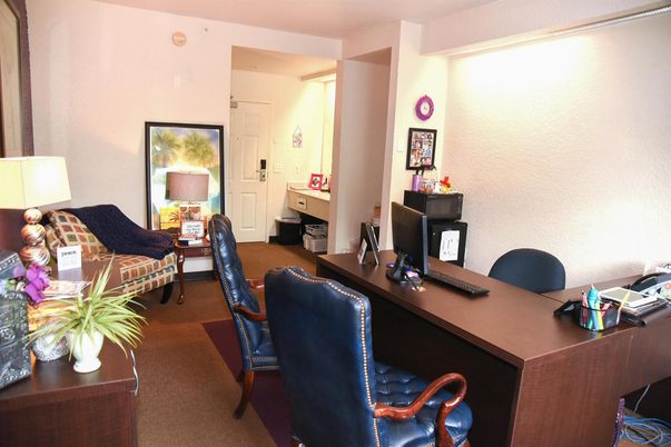 Home Office, Interior