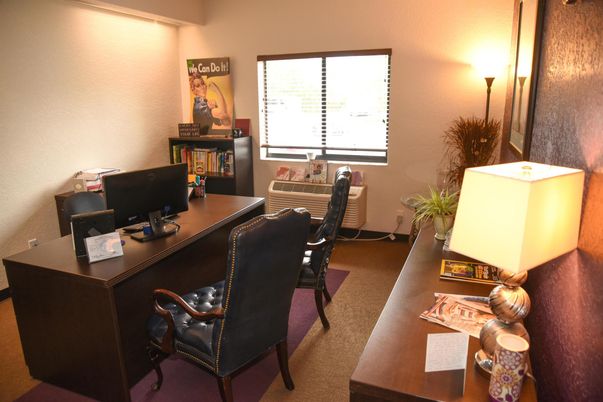 Home Office, Interior
