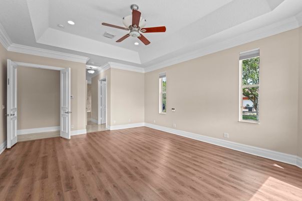 Empty room, Interior, Recessed Lighting, Wood Texture Flooring