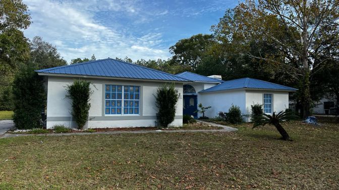 Backyard, Exterior, Facade, Ranch