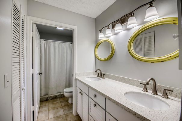 Bathroom, Dual Sink Vanities, Interior
