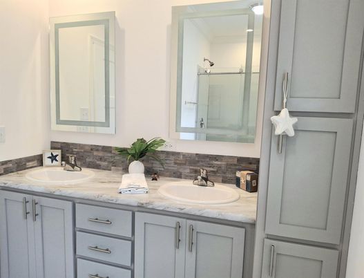Bathroom, Dual Sink Vanities, Interior