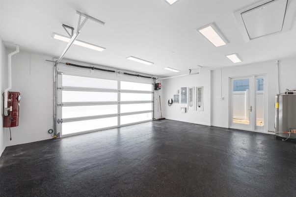 Garage, Interior