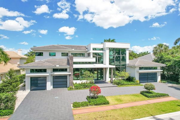Attached, Exterior, Facade, Modern