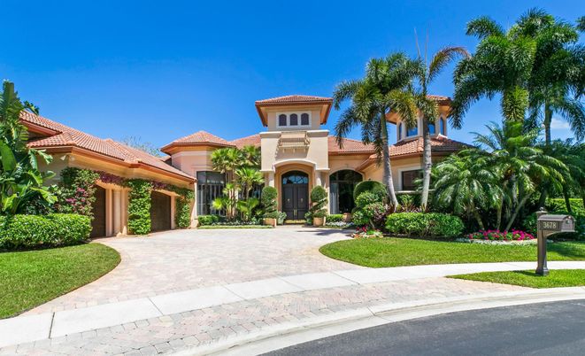 Backyard, Exterior, Facade, Mediterranean