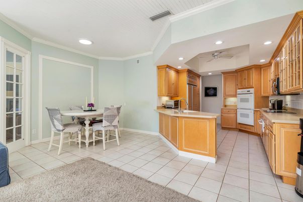 Dining room, Interior, Kitchen, Recessed Lighting