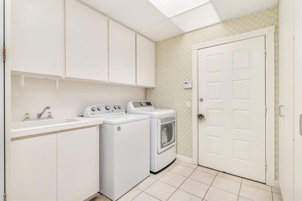 Interior, Washer
