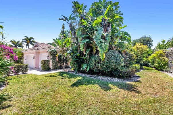 Backyard, Detached Garage, Exterior