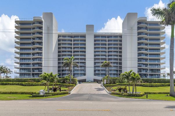 Exterior, Facade, Condo Building