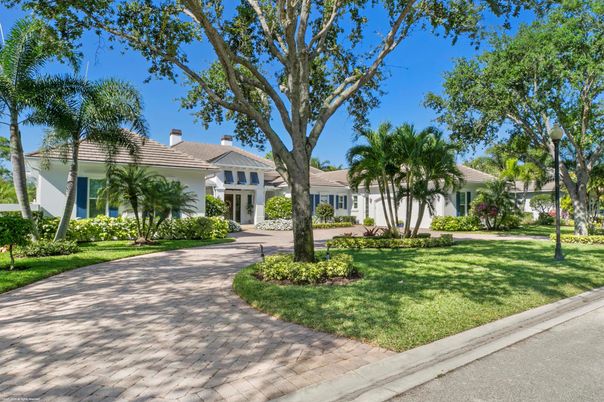 Backyard, Exterior, Facade, Ranch