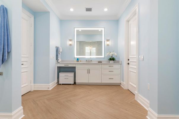 Interior, Recessed Lighting, Wood Texture Flooring