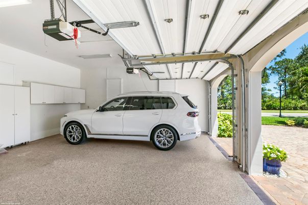 Garage, Interior