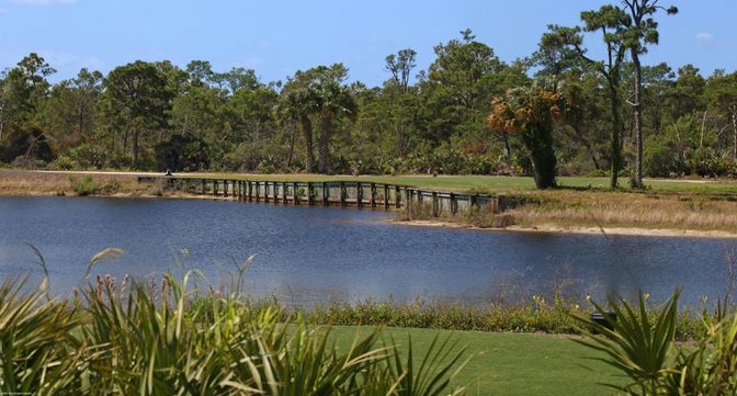 Exterior, Lake