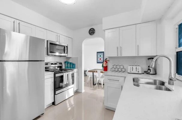 Dining room, Interior, Kitchen, Stainless Steel Appliances