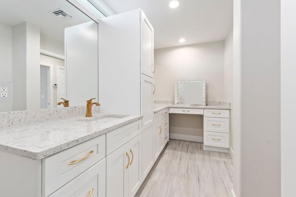 Bathroom, Interior, Recessed Lighting