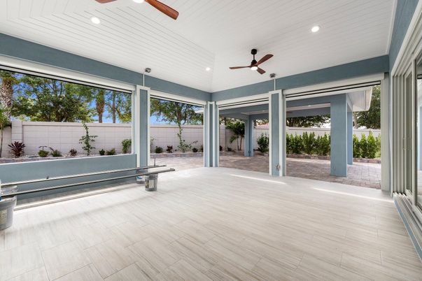 Interior, Recessed Lighting, Sun Room, Wood Texture Flooring