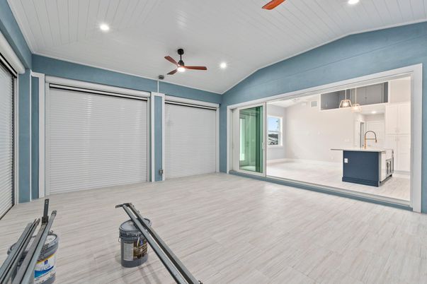Empty room, Interior, Recessed Lighting