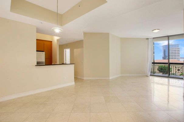 Empty room, Interior, Pendant Lights