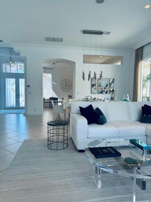 Interior, Living room, Pendant Lights, Recessed Lighting