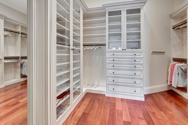 Interior, Walk-in Closets, Wood Texture Flooring