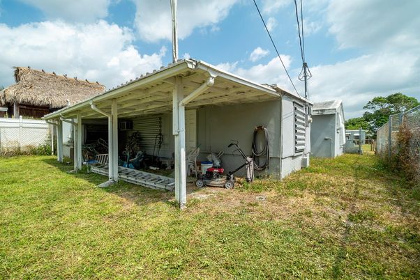 Backyard, Exterior