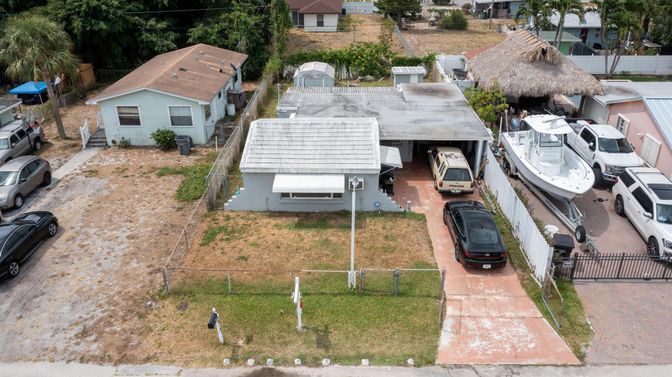 Exterior, Drone