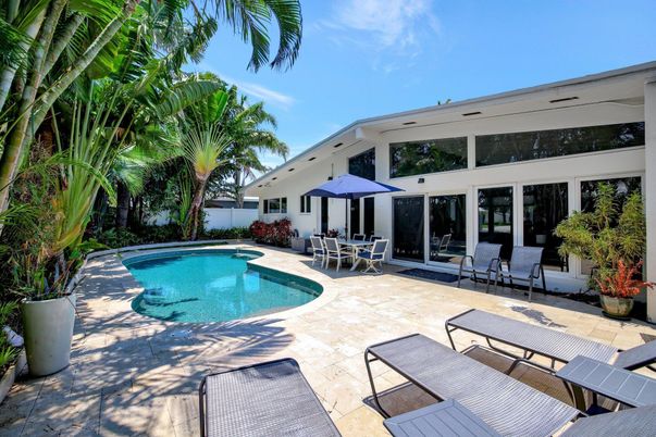 Exterior, Pool