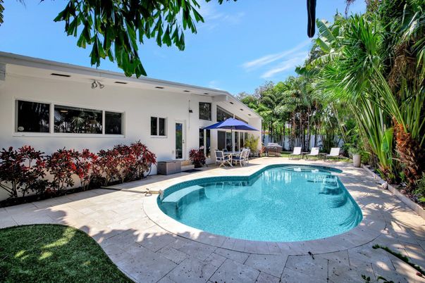 Exterior, Pool