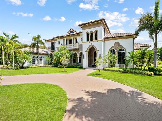 Backyard, Exterior, Facade, Mediterranean