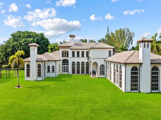 Backyard, Exterior, Facade, Mediterranean