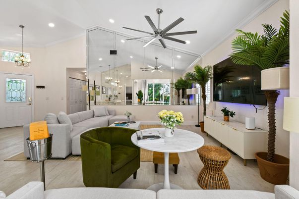 Interior, Living room, Pendant Lights, Recessed Lighting, Wood Texture Flooring