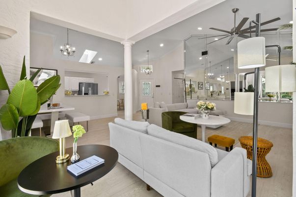 Chandelier, Interior, Kitchen, Living room, Pendant Lights, Recessed Lighting, Wood Texture Flooring