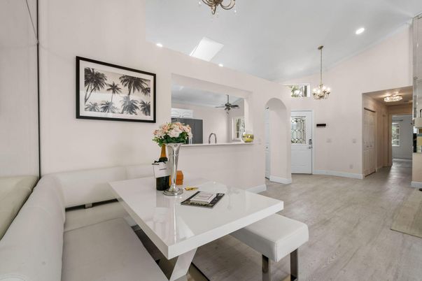 Chandelier, Dining room, Interior, Pendant Lights, Recessed Lighting, Wood Texture Flooring